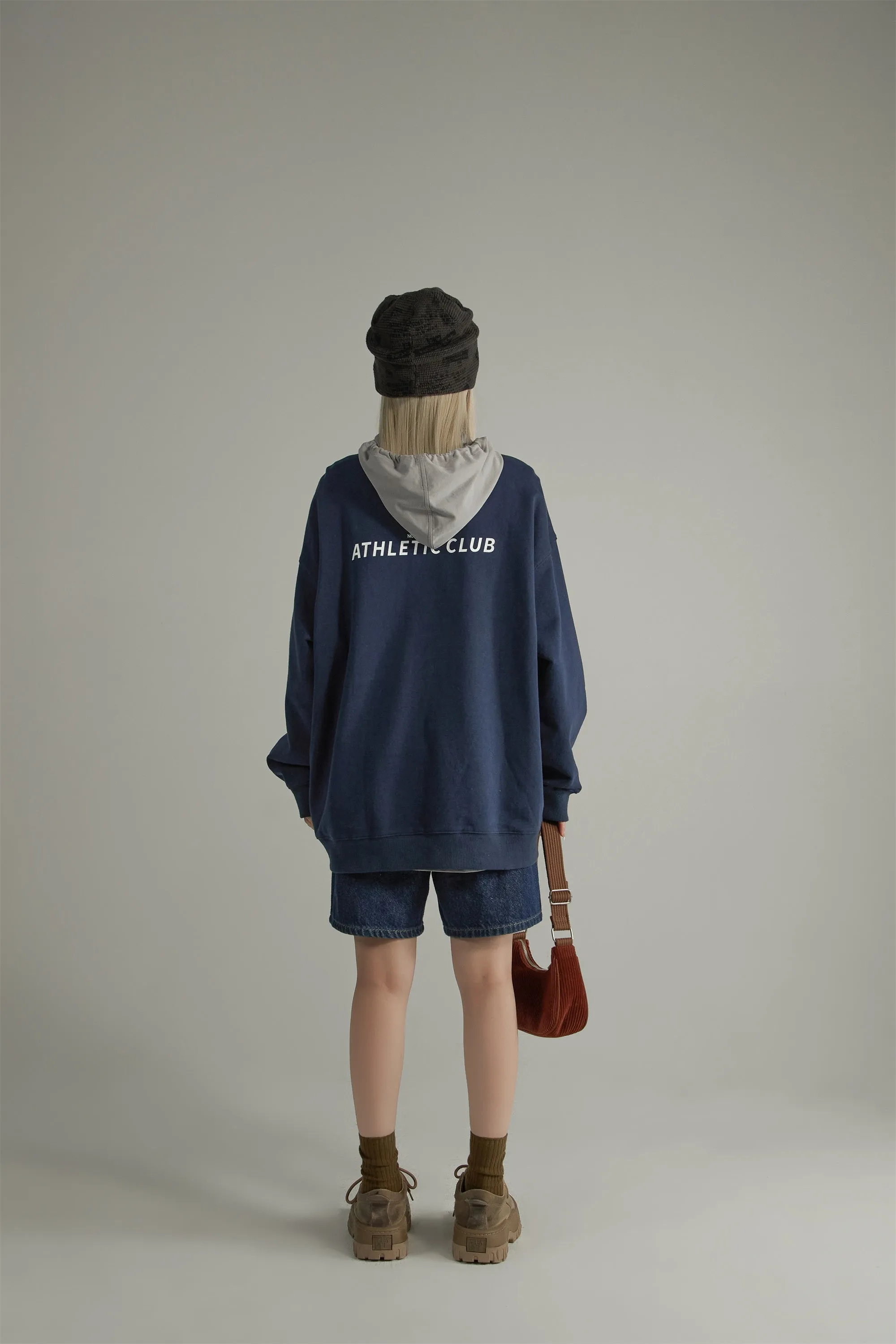Athletic Club Sweatshirt mit lockerer Passform und Tasche