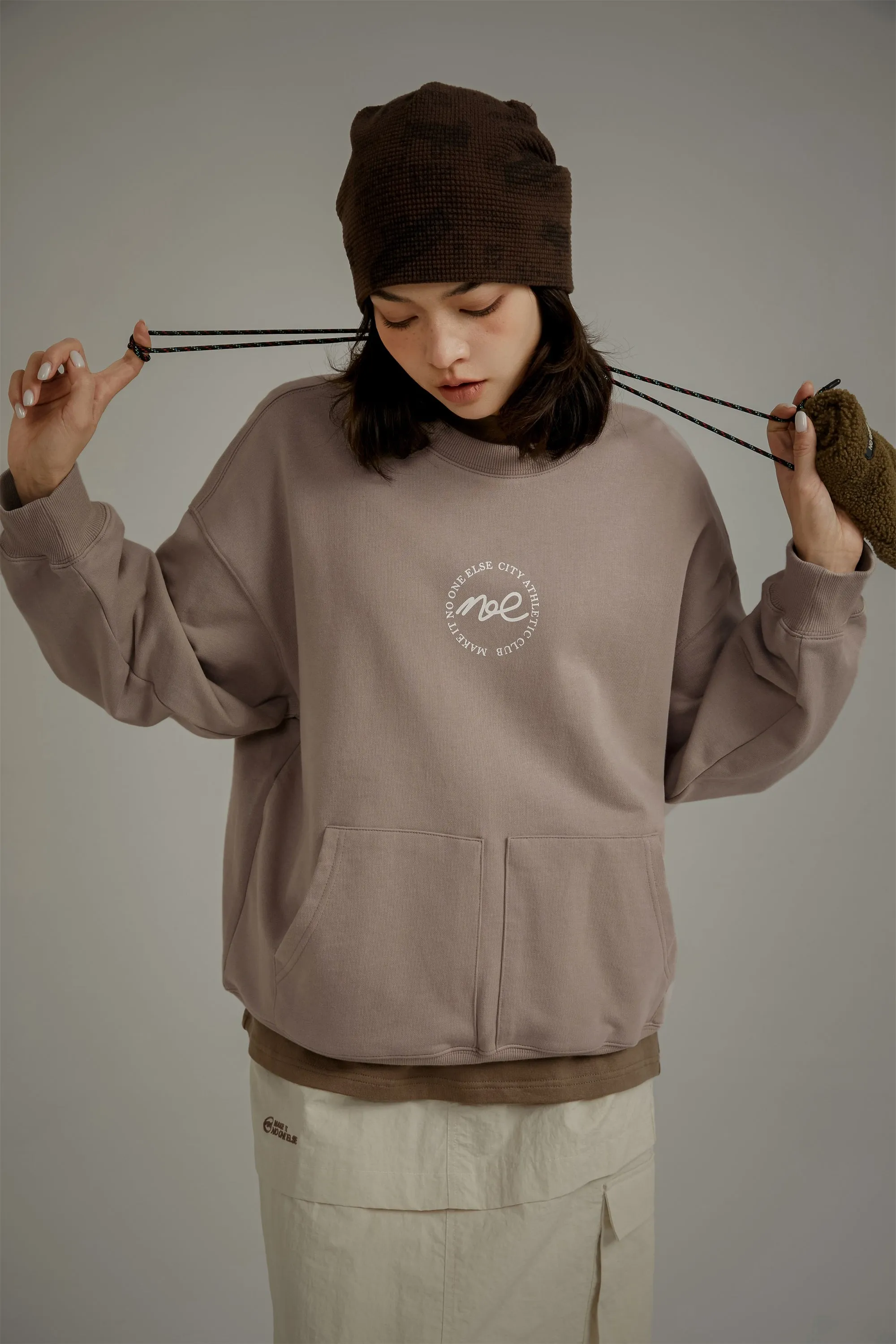 Athletic Club Sweatshirt mit lockerer Passform und Tasche