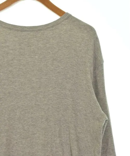 Zweite Klasse T-Shirts/Oberteile