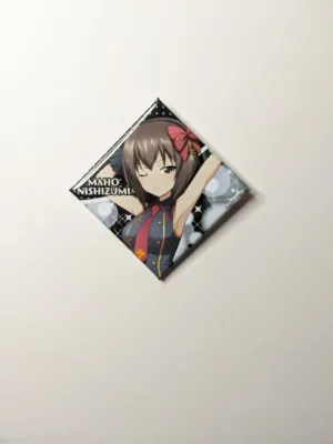 Maho Nishizumi Girls und Panzer Quadratisches Dosenabzeichen