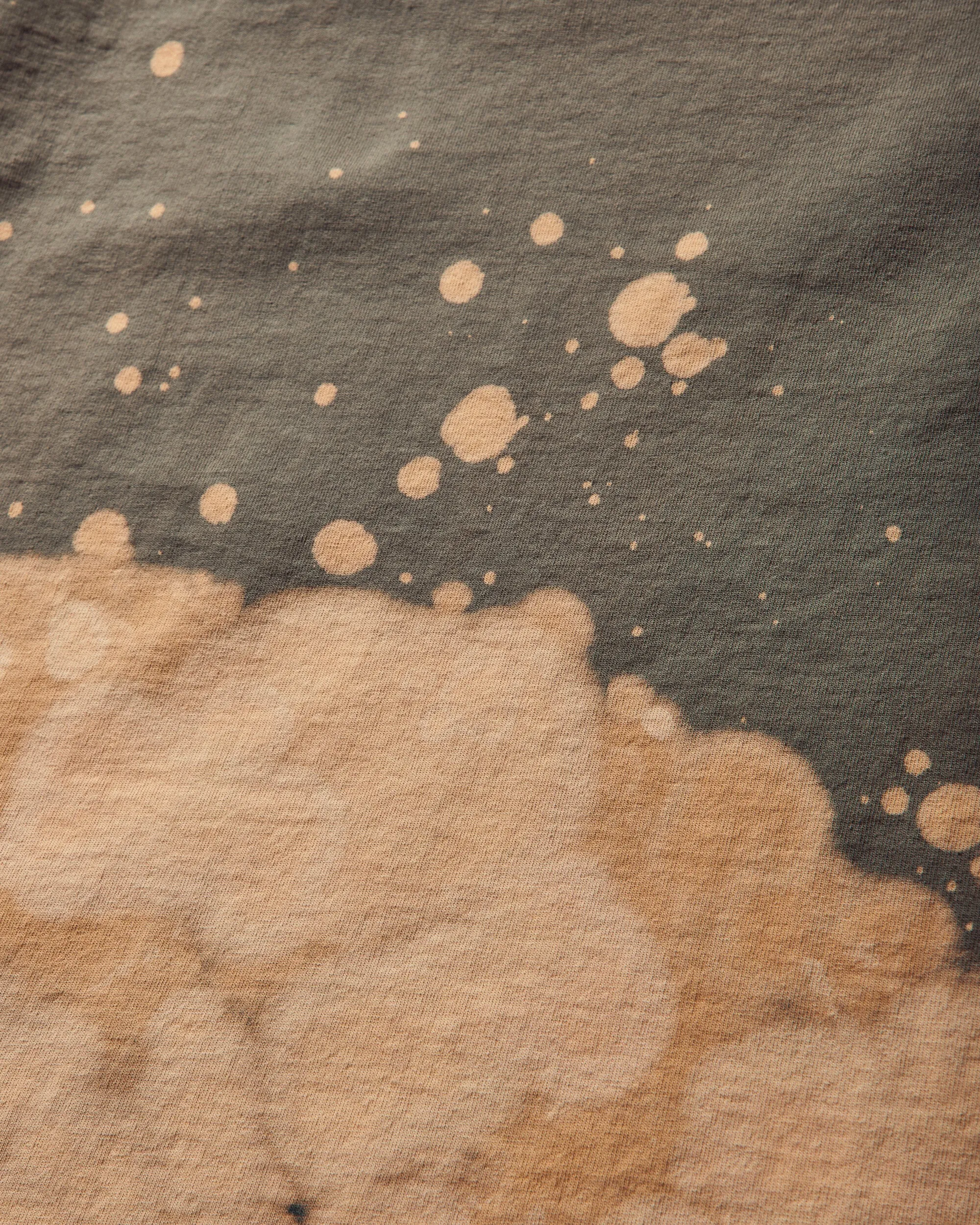 Herren Langarm-T-Shirt mit Ape-Kopf-Tie-Dye-Muster in Beige