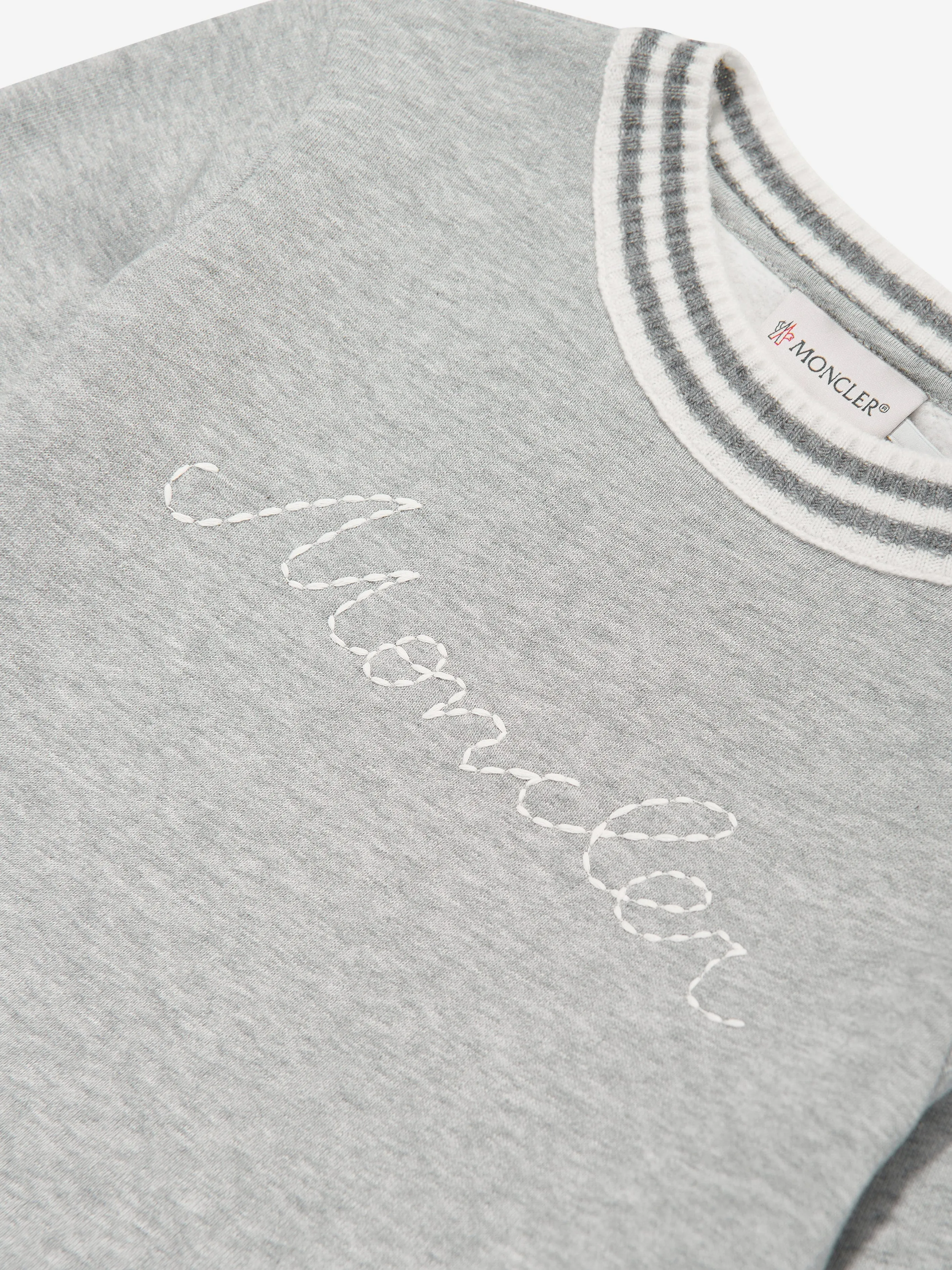 Moncler Enfant Mädchen Logo Strickkleid in Grau