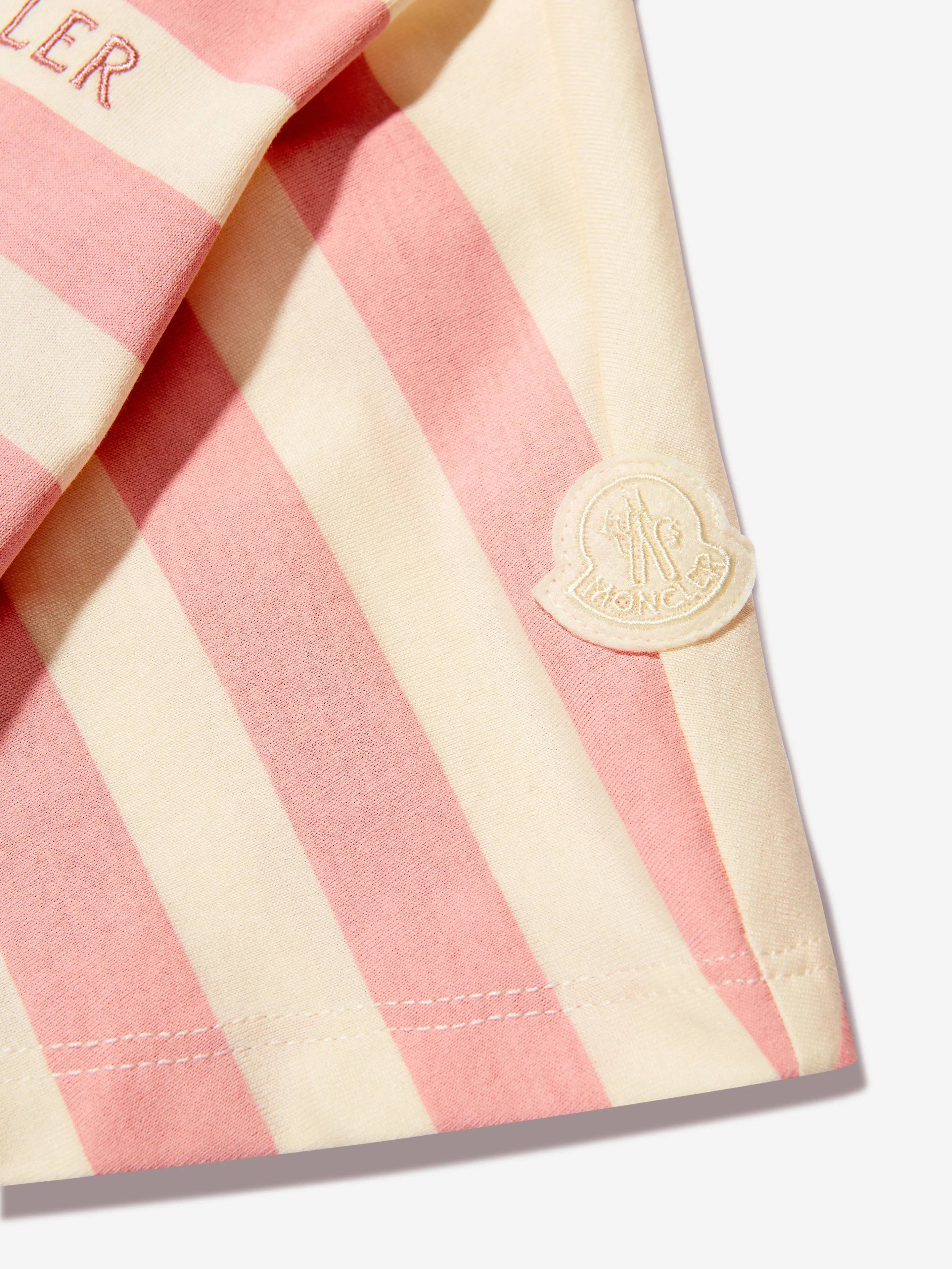 Moncler Enfant Mädchen Gestreiftes Logo T-Shirt in Creme