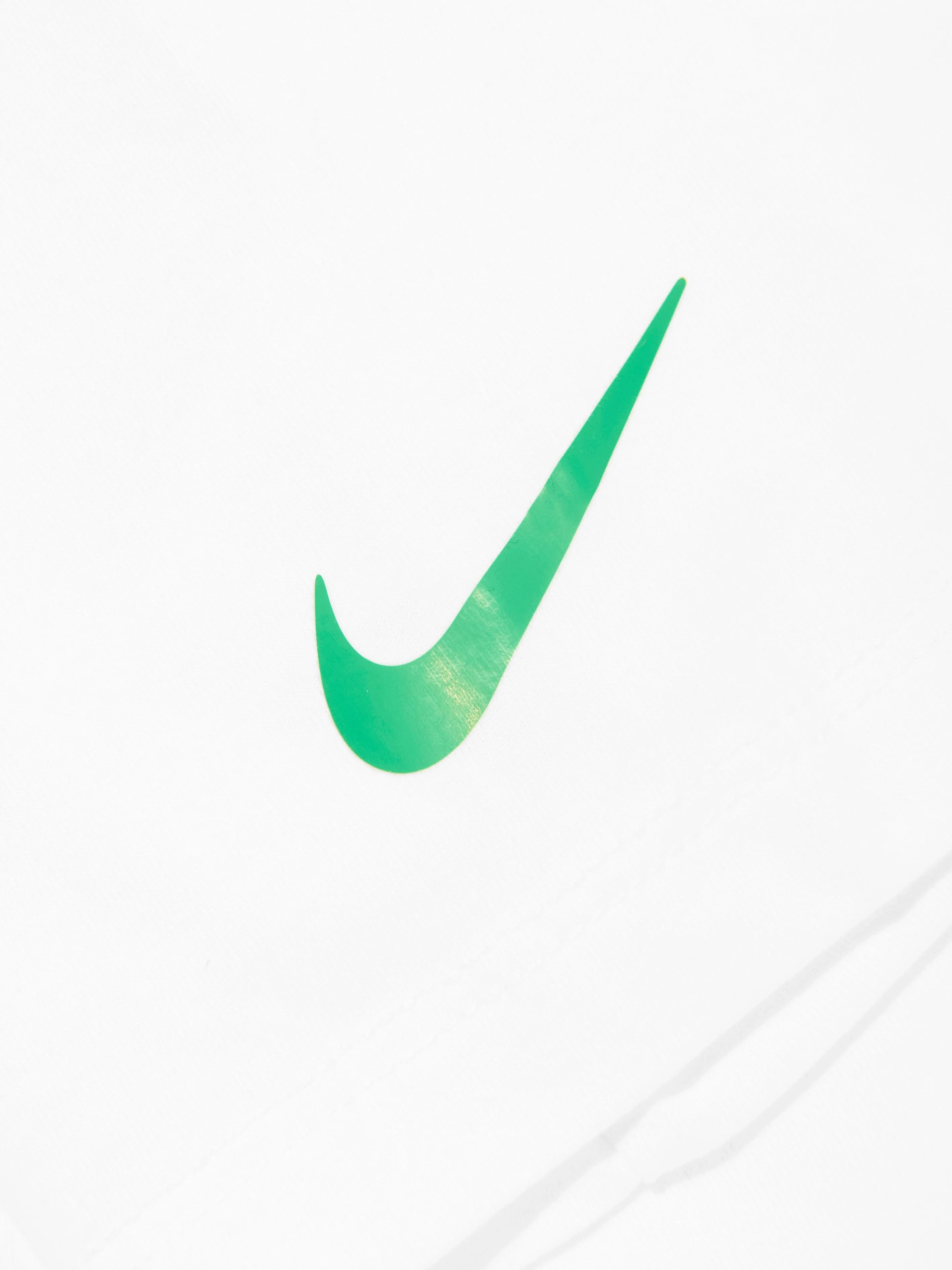 Nike Mädchen Meta Morph Boxiges Grafik T-Shirt in Weiß