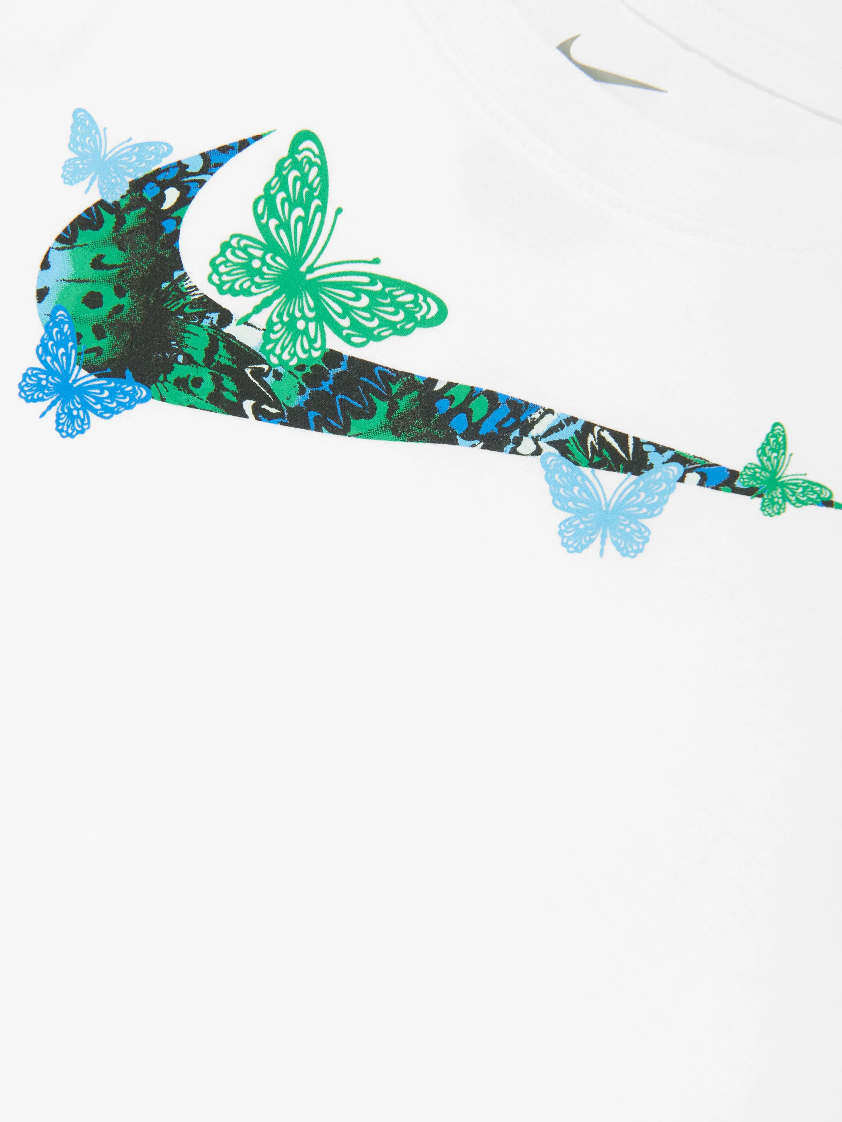 Nike Mädchen Meta Morph Boxiges Grafik T-Shirt in Weiß